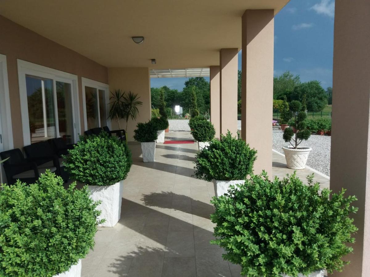 Vila Al Cavaliere Pordenone Exteriér fotografie