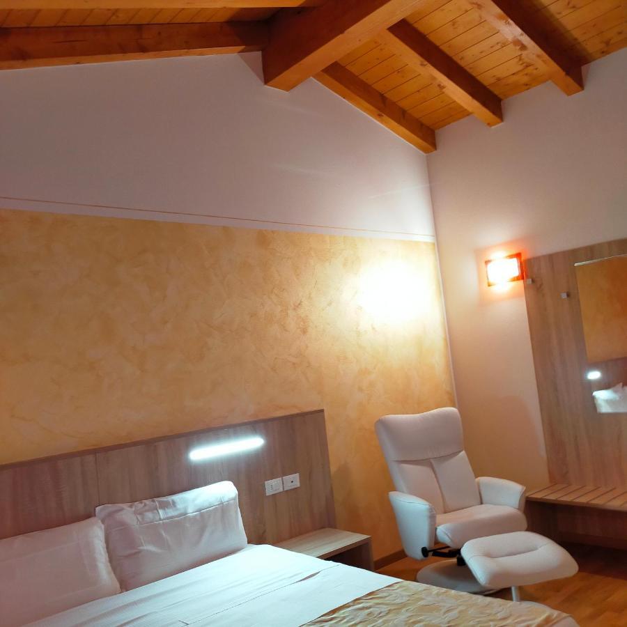 Vila Al Cavaliere Pordenone Exteriér fotografie