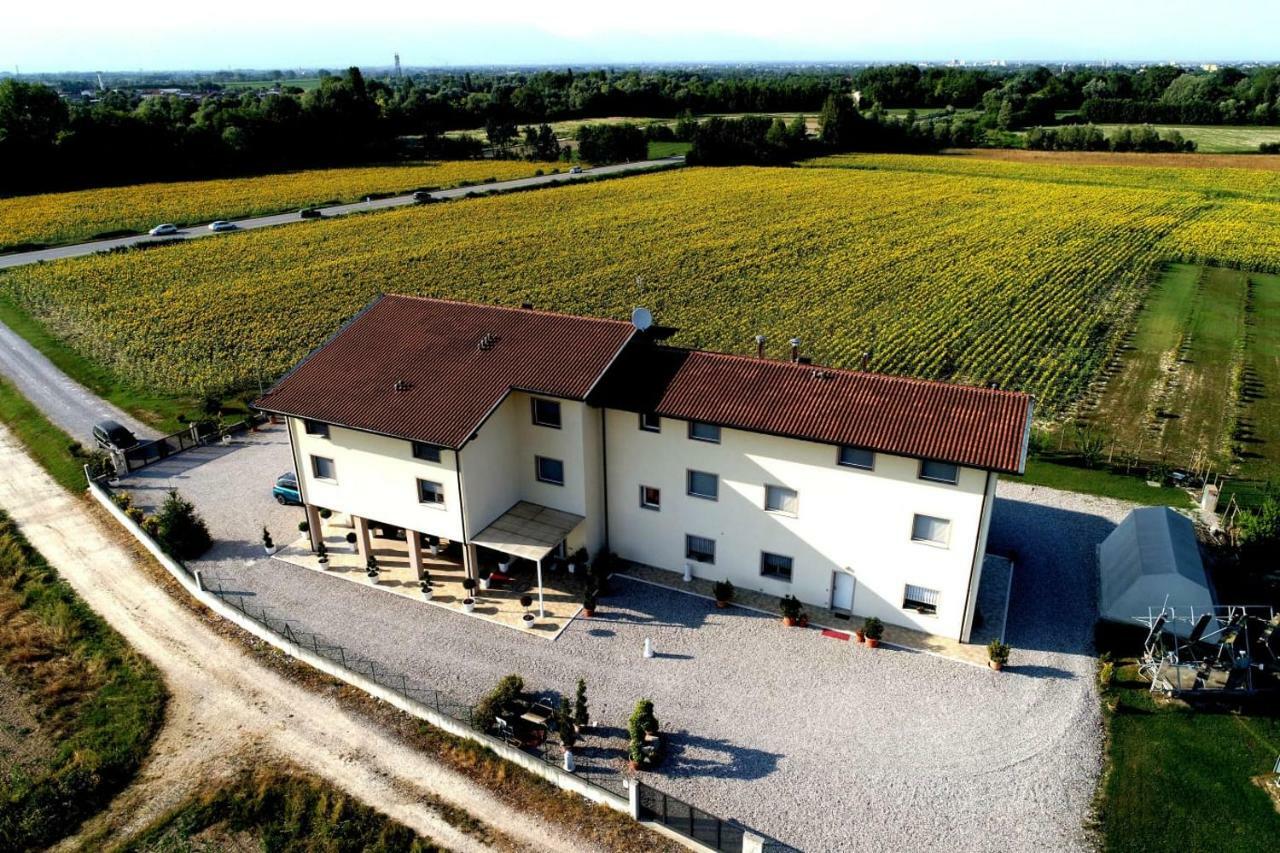 Vila Al Cavaliere Pordenone Exteriér fotografie